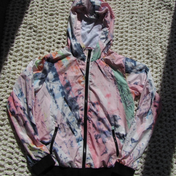 Garage Windbreaker - Picture 3 of 3